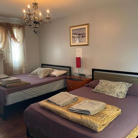Self Service Small Breakfast, 2 Double Beds Private Room Montreal Zewnętrze zdjęcie
