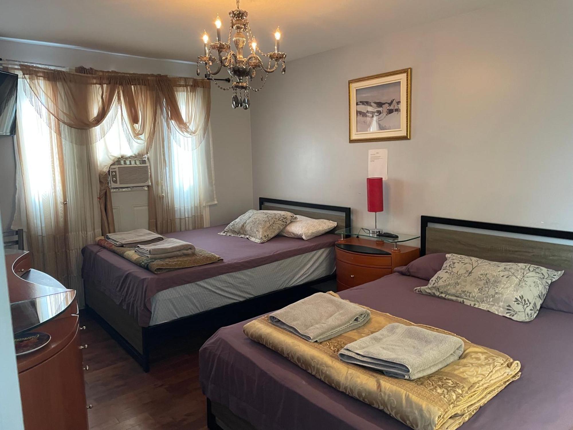 Self Service Small Breakfast, 2 Double Beds Private Room Montreal Zewnętrze zdjęcie