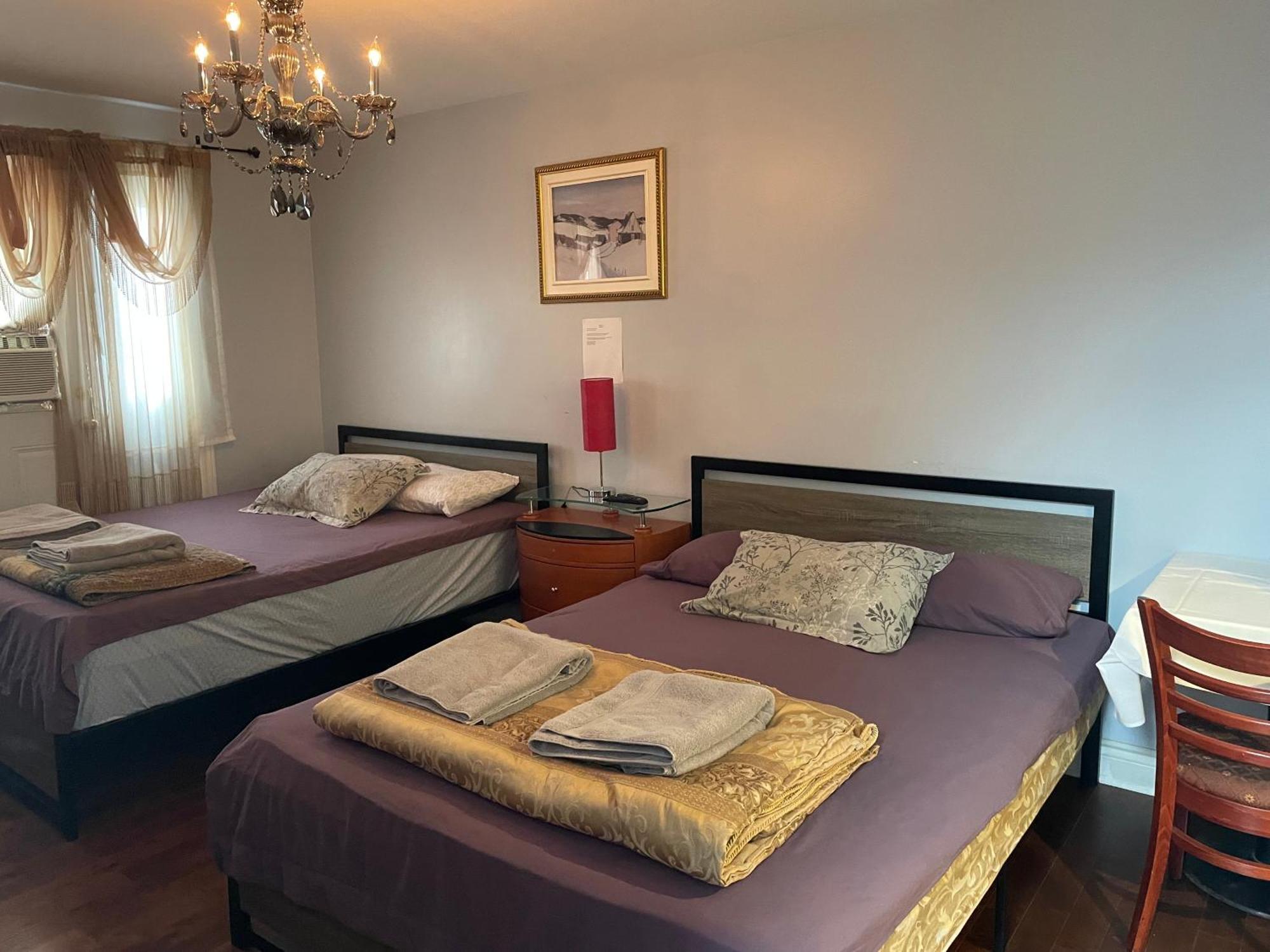 Self Service Small Breakfast, 2 Double Beds Private Room Montreal Zewnętrze zdjęcie